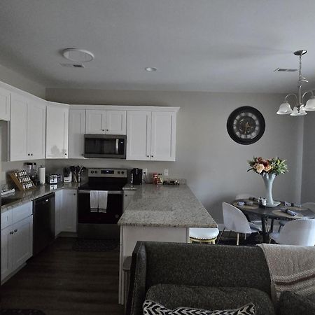 קונקורד Gorgeous 3 Bedroom Home With Cable Tv In All Rooms & Free Wi-Fi מראה חיצוני תמונה