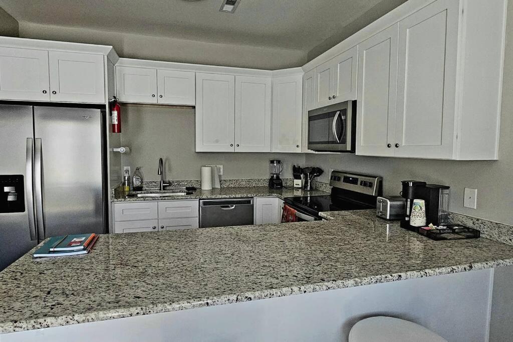קונקורד Gorgeous 3 Bedroom Home With Cable Tv In All Rooms & Free Wi-Fi מראה חיצוני תמונה