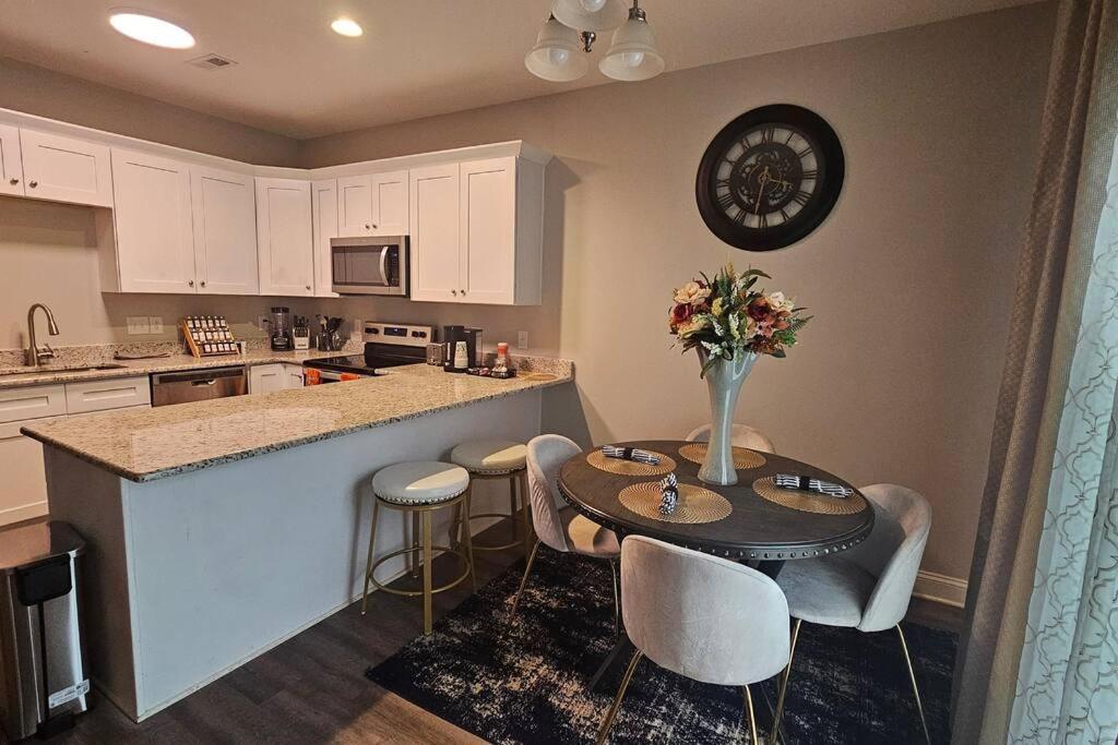 קונקורד Gorgeous 3 Bedroom Home With Cable Tv In All Rooms & Free Wi-Fi מראה חיצוני תמונה