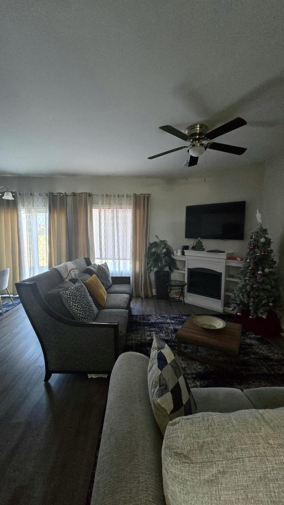 קונקורד Gorgeous 3 Bedroom Home With Cable Tv In All Rooms & Free Wi-Fi מראה חיצוני תמונה